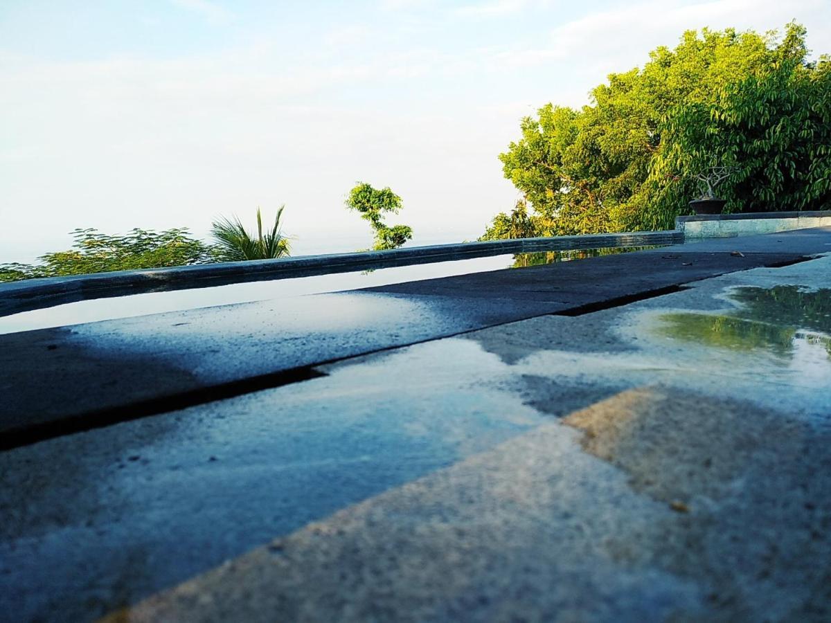 Villa Mimpi Manis Infinity Pool&180°Ocean View 아메드 외부 사진